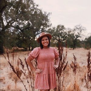 Meet your Posher, Danika